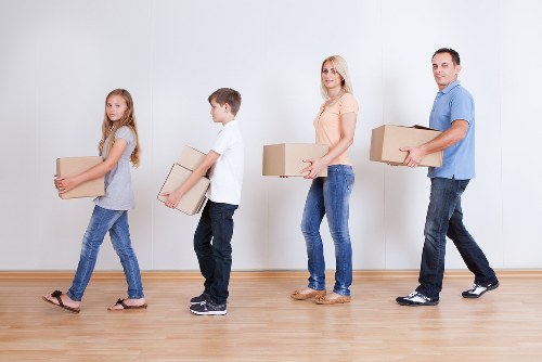 Local van transport for home and office items across Italy